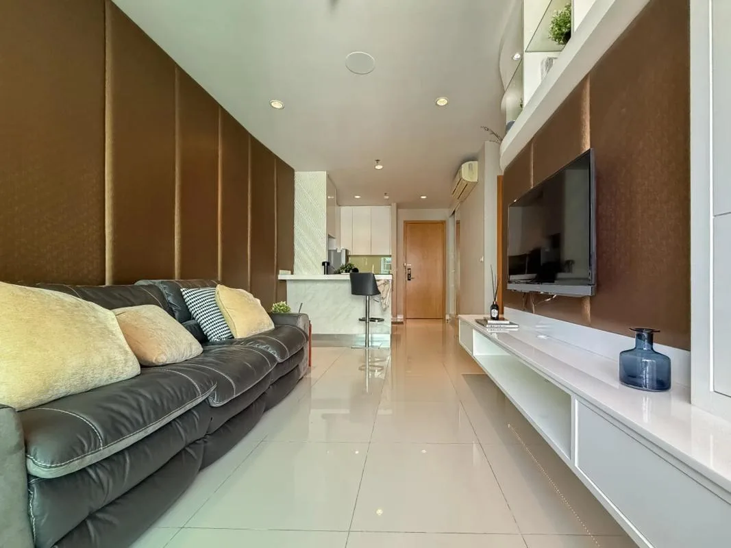 Circle Condominium — photo 2