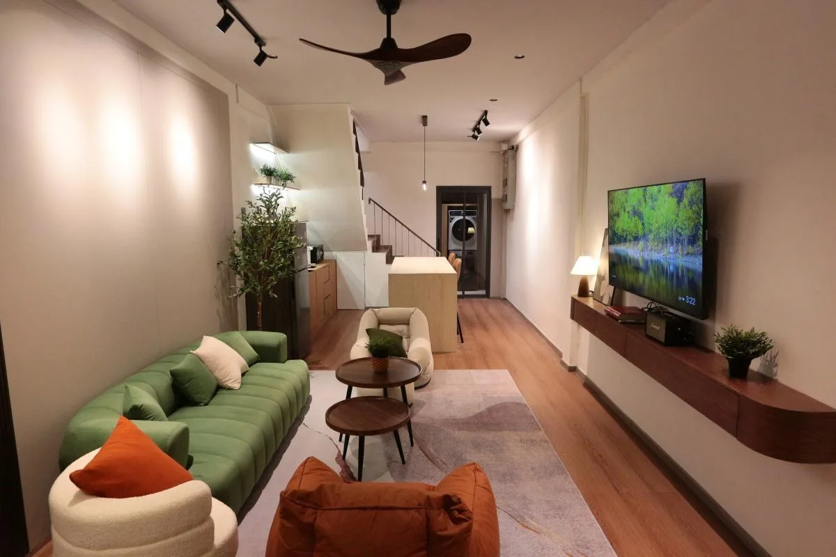 Townhome — photo 1
