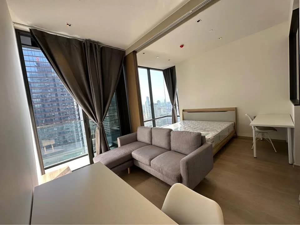 Ashton Silom — photo 1