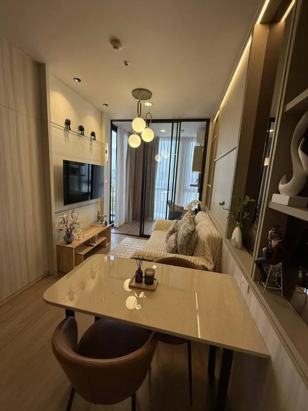 The Issara Sathorn — photo 3