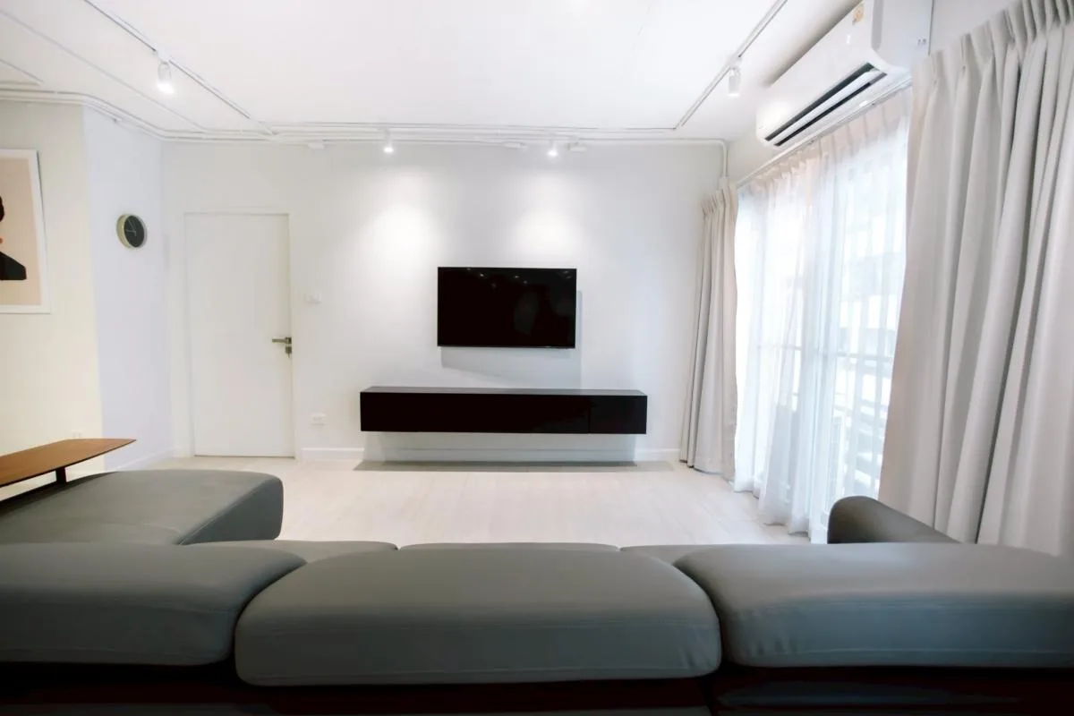 Navin Court — photo 3