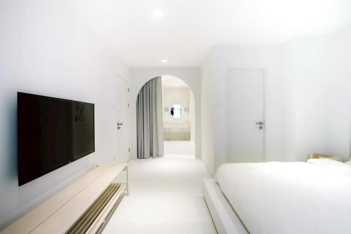 Navin Court — photo 10