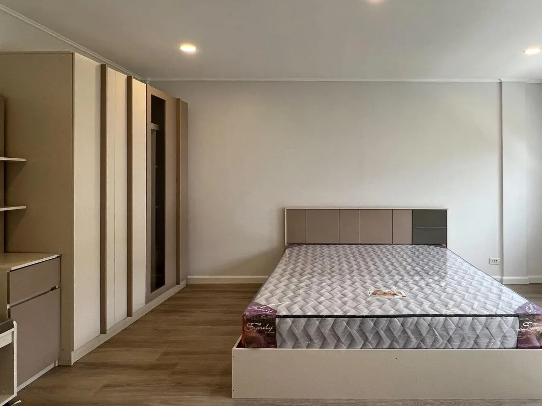 Townhome — photo 6