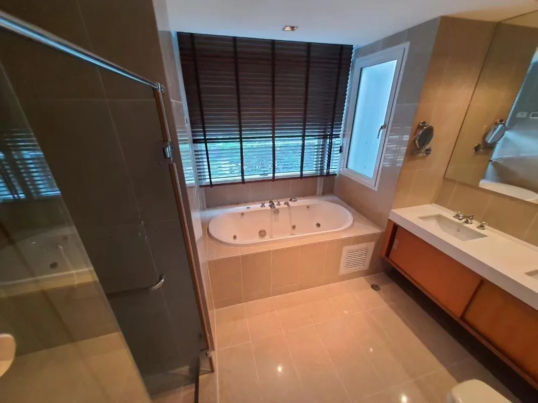 Athenee Residence — photo 8