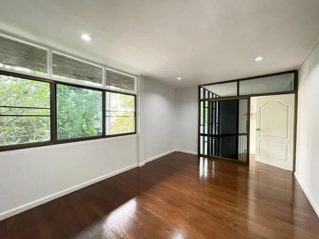 Single House Townhome In Soi Vibhavadi Rangsit 16 /20 — photo 3