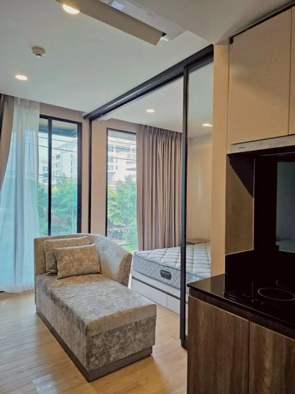 Lloyd Soonvijai-thonglor — photo 2