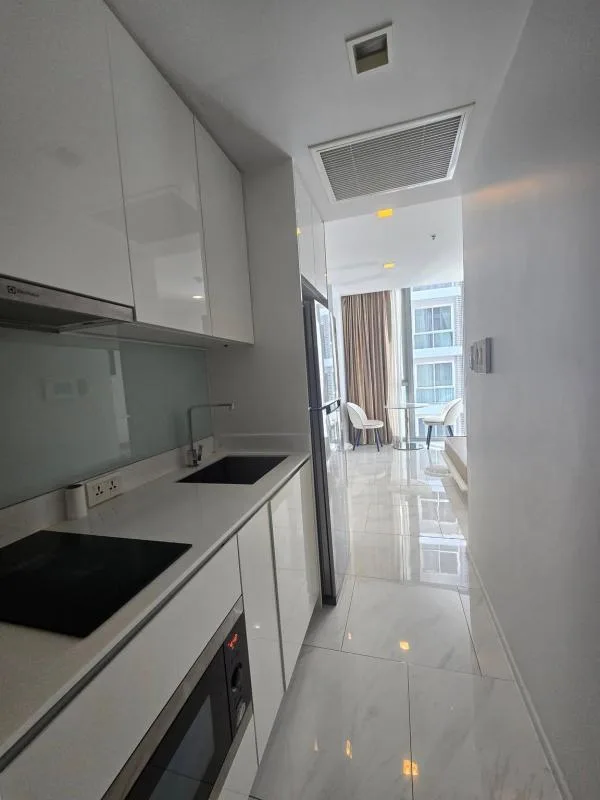 Hyde Sukhumvit 11 — photo 1