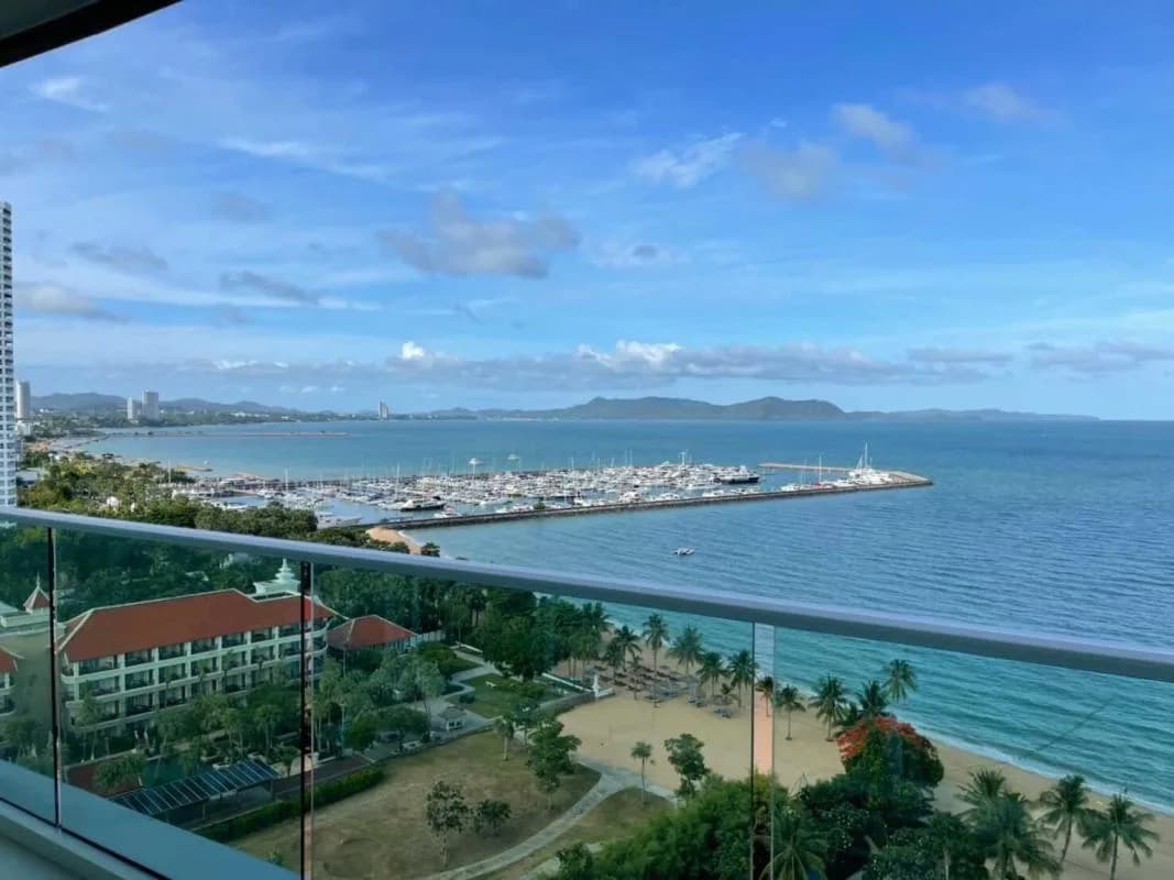 Movenpick White Sand Beach — photo 16