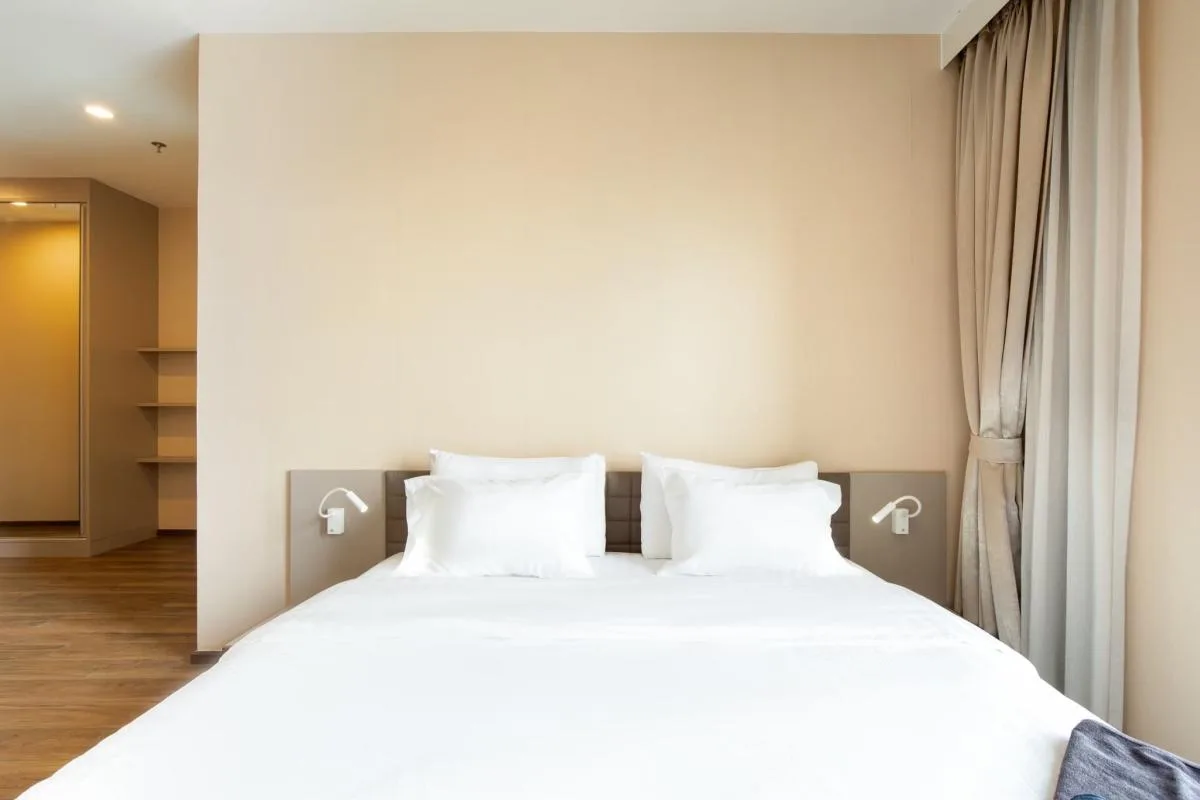 Teal Sathorn-taksin — photo 11