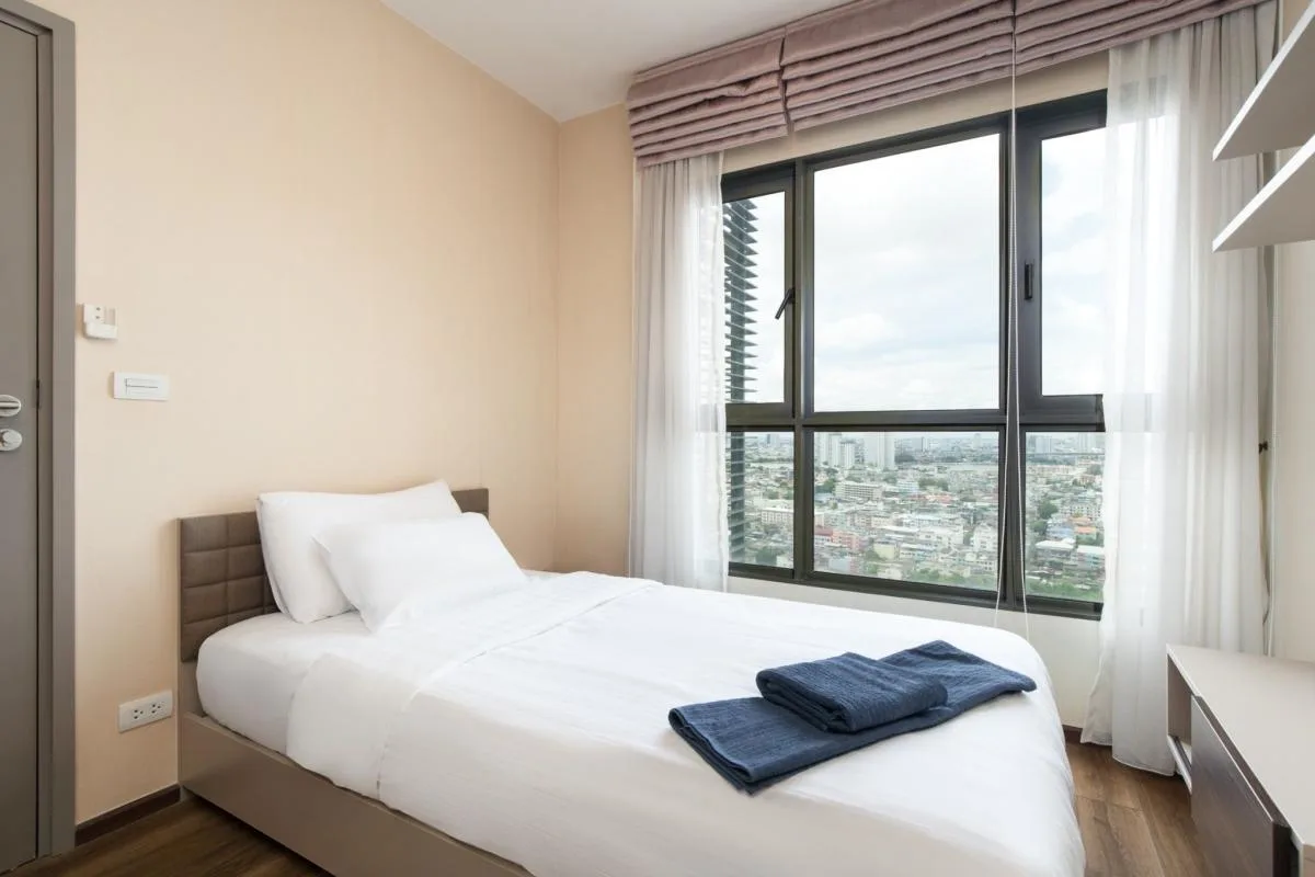 Teal Sathorn-taksin — photo 15
