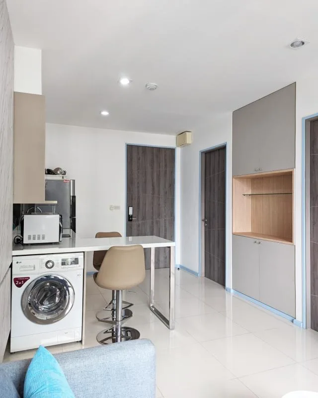 Trapezo Sukhumvit 16 — photo 2