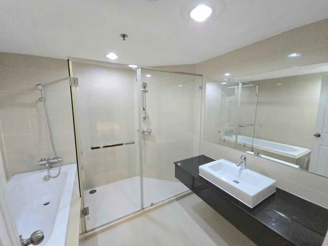 Belle Grand Rama 9 — photo 15