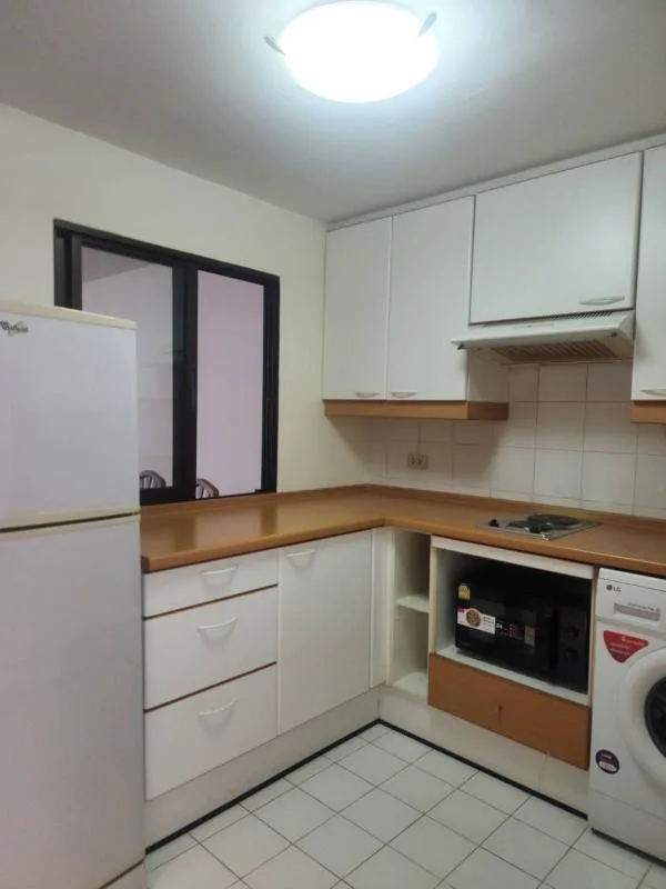 Navin Court — photo 2
