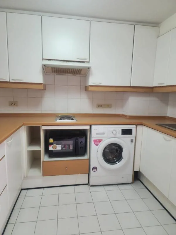 Navin Court — photo 3