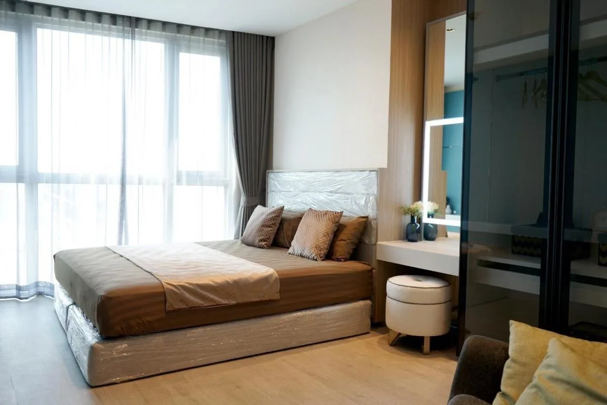 Sky Walk Condominium — photo 8