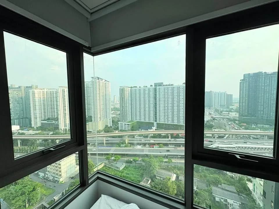 Life Sathorn Sierra — photo 4