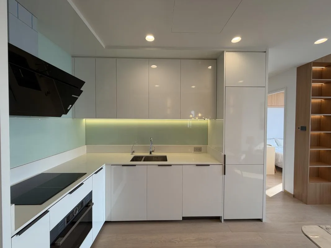 Anil Sathorn 12 — photo 3