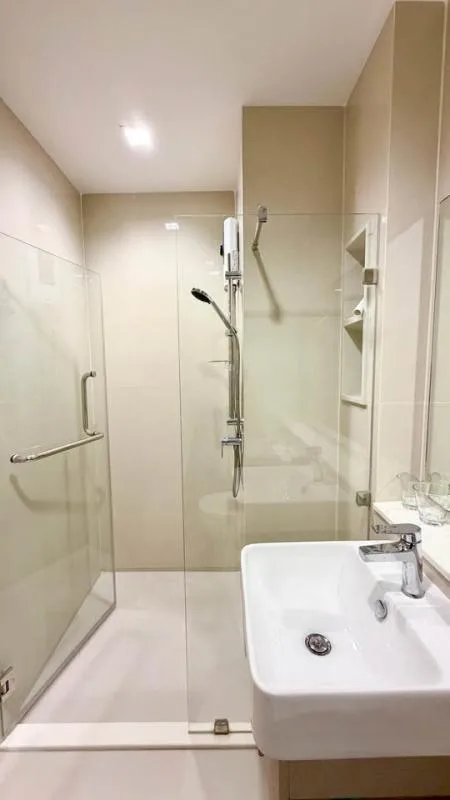 Life Sathorn Sierra — photo 12