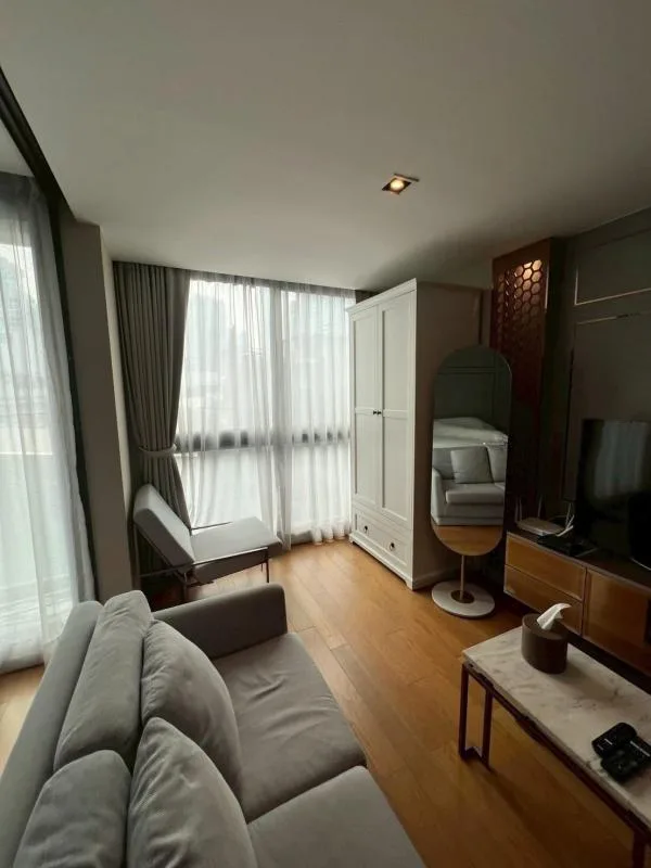 Altitude Samyan - Silom — photo 1