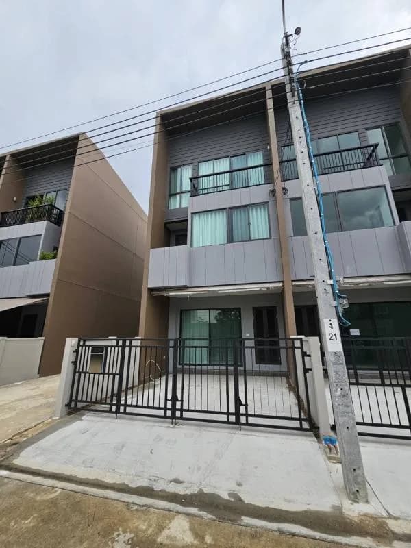 Baan Klang Muang Rama 9 — photo 12