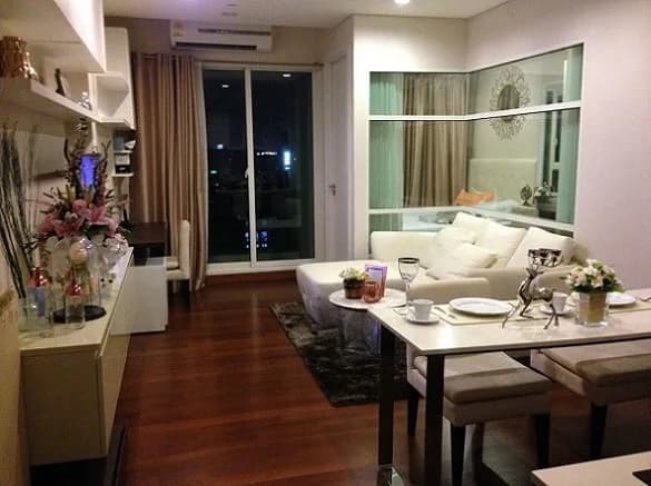 Ivy Thonglor — photo 1