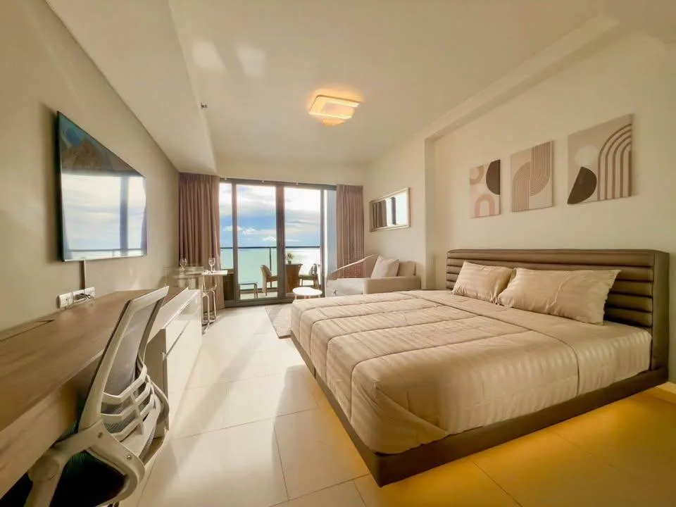 Zire Wongamat Condominium — photo 1