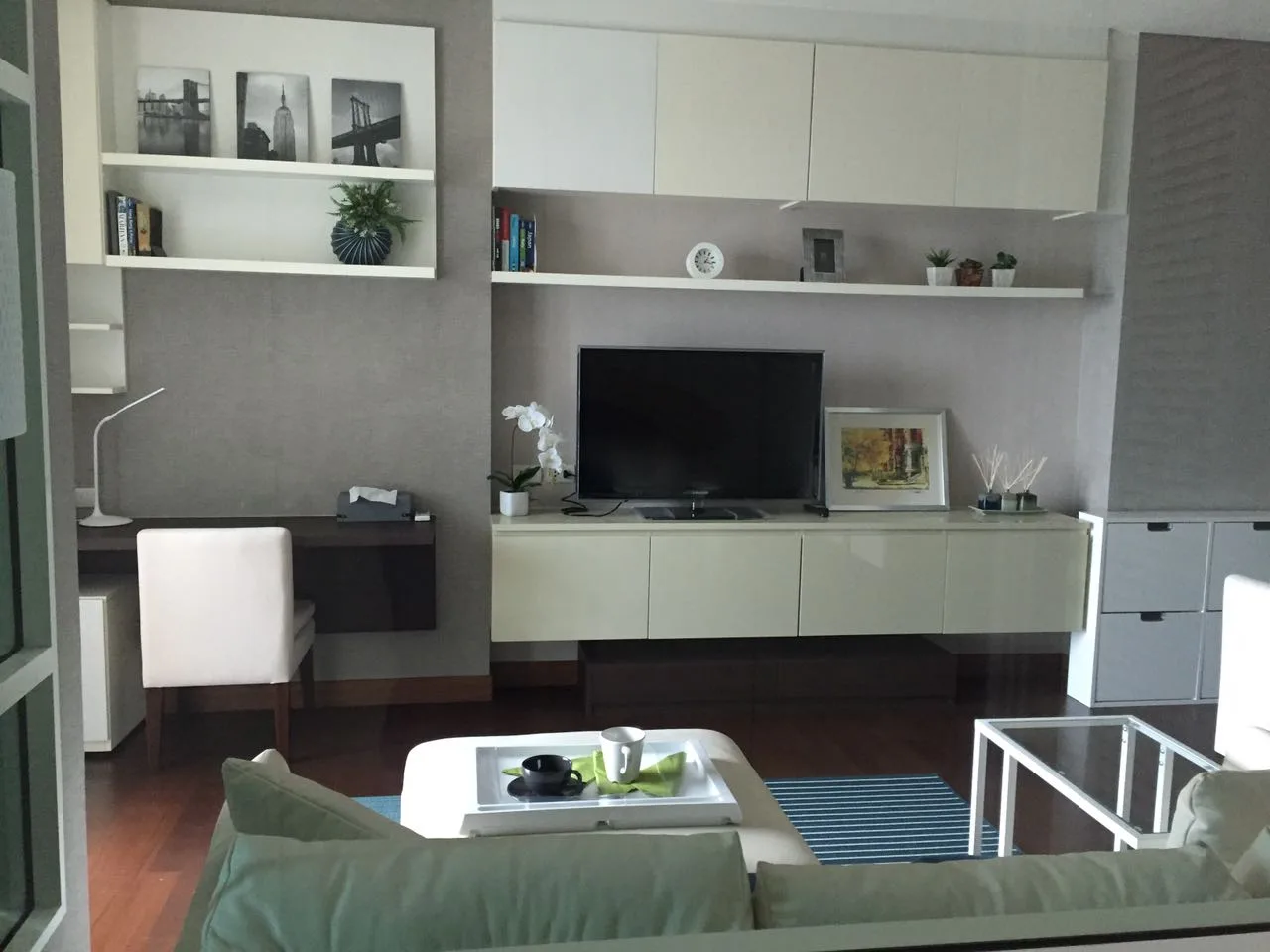 Ivy Thonglor — photo 2