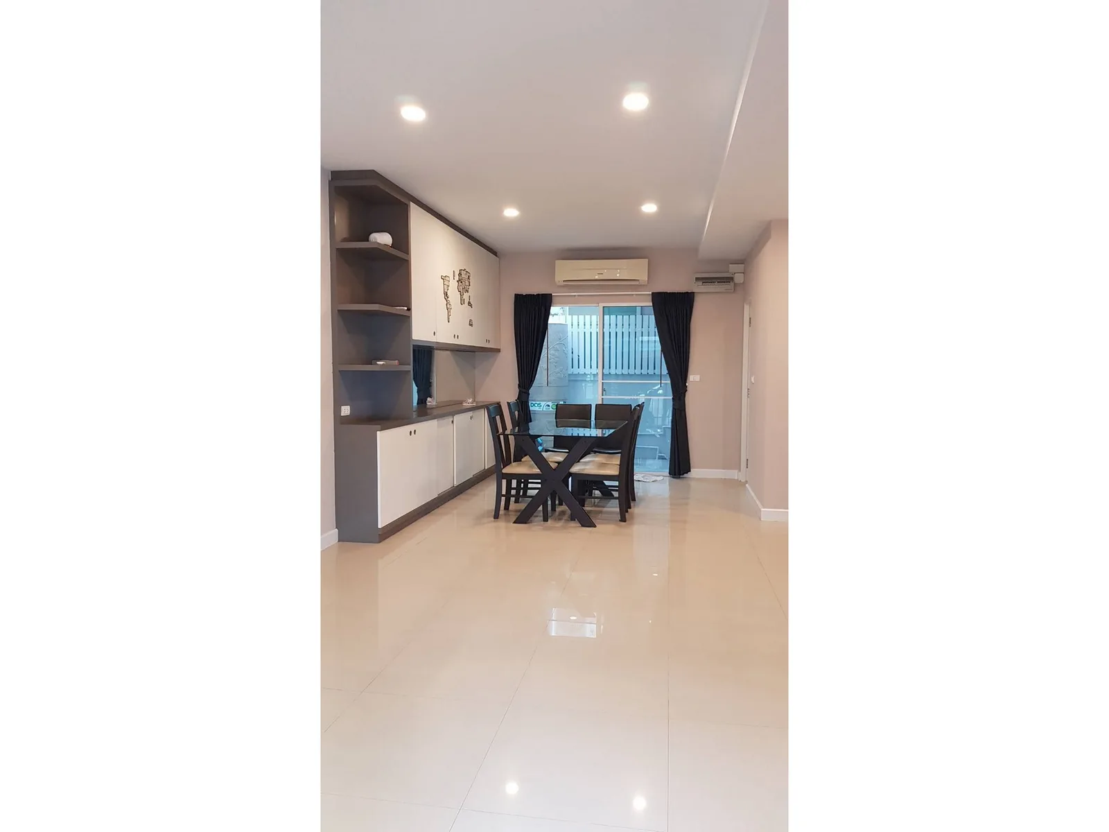 Townhome — photo 1