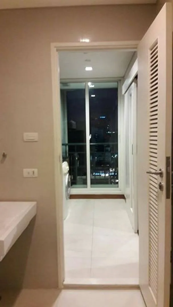 Ivy Thonglor — photo 8