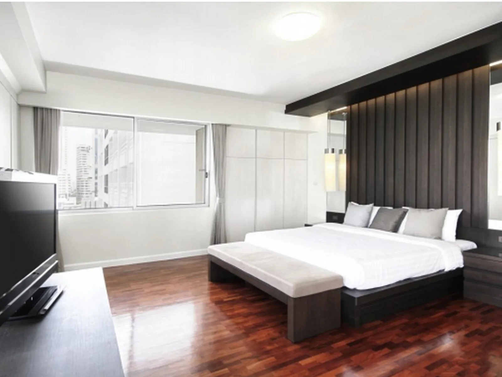 Krystal Court — photo 3