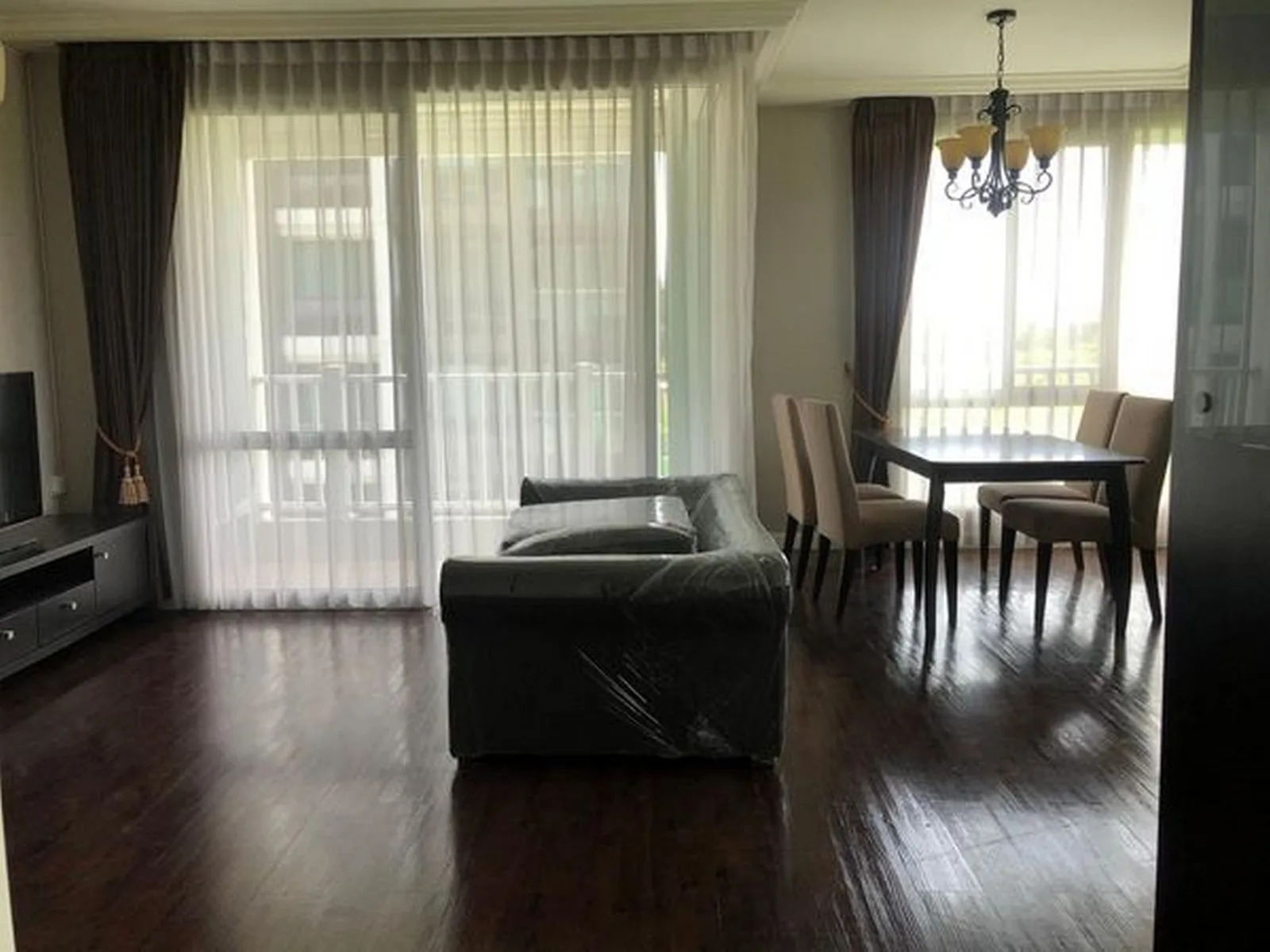 Leticia Rama 9 — photo 1