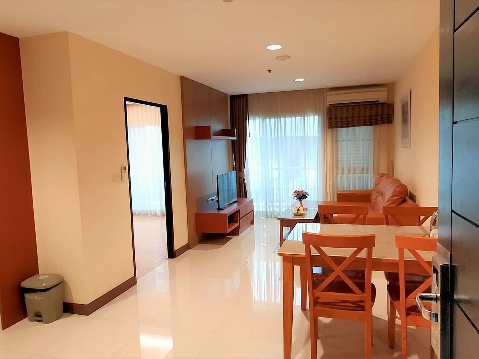 42 Grand Residence — photo 1
