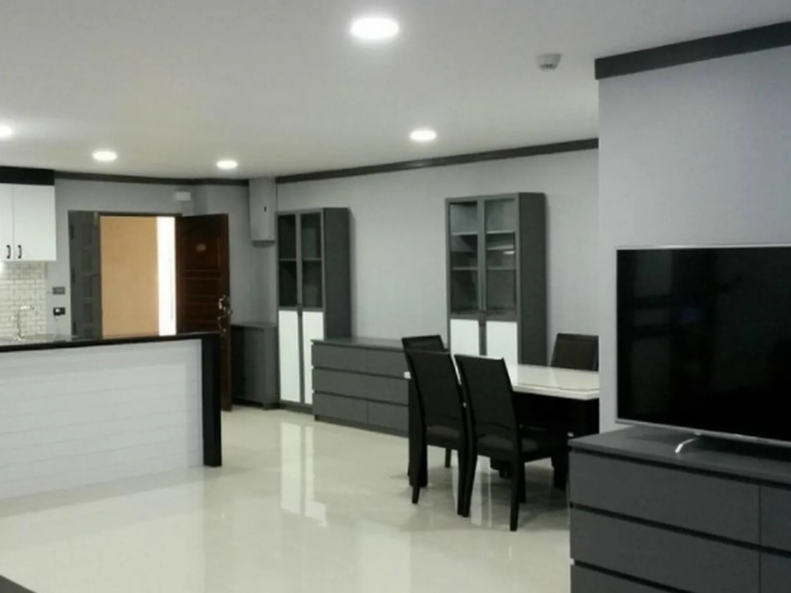 Supalai Place — photo 2