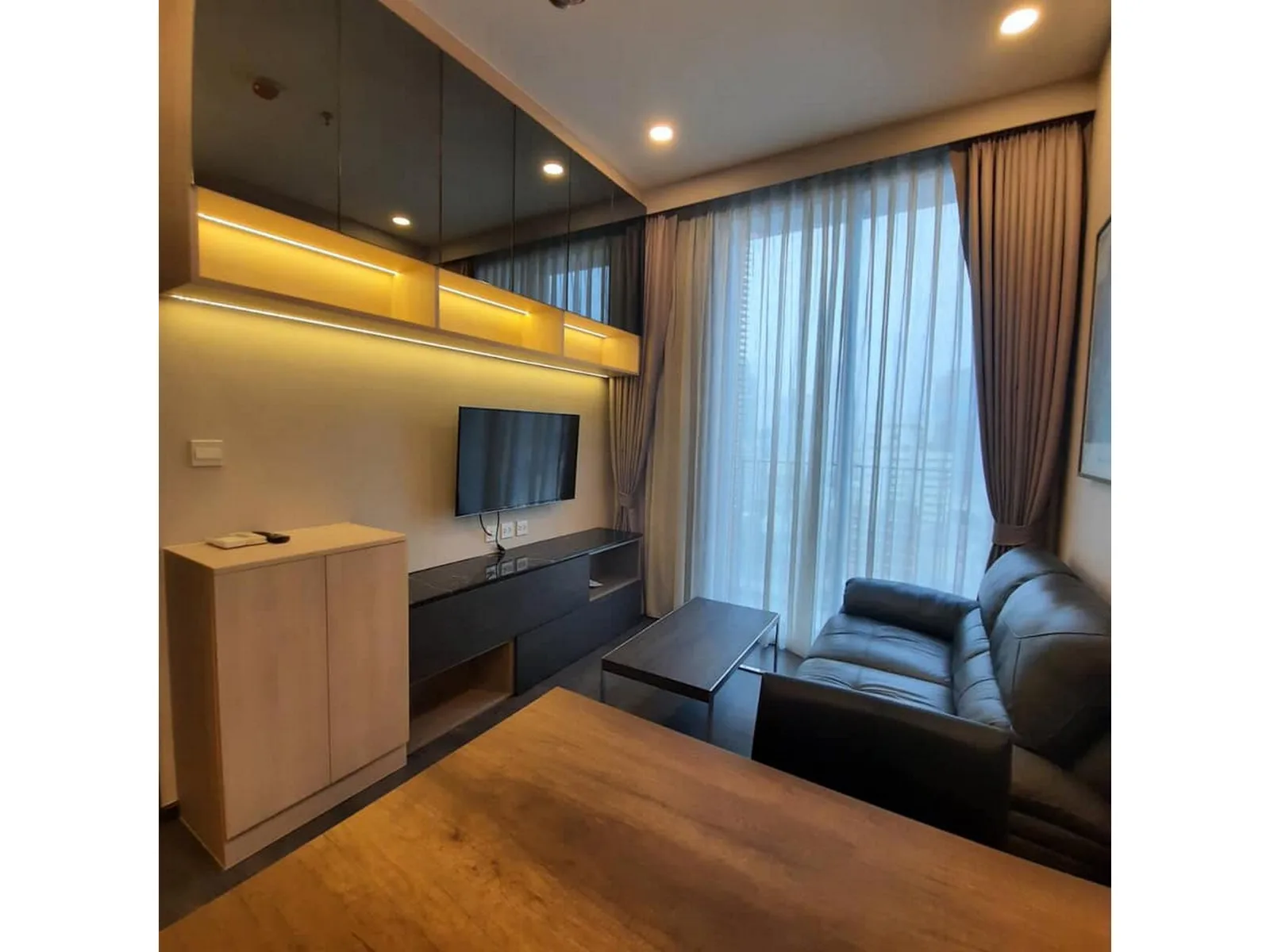 Edge Sukhumvit 23 — photo 1