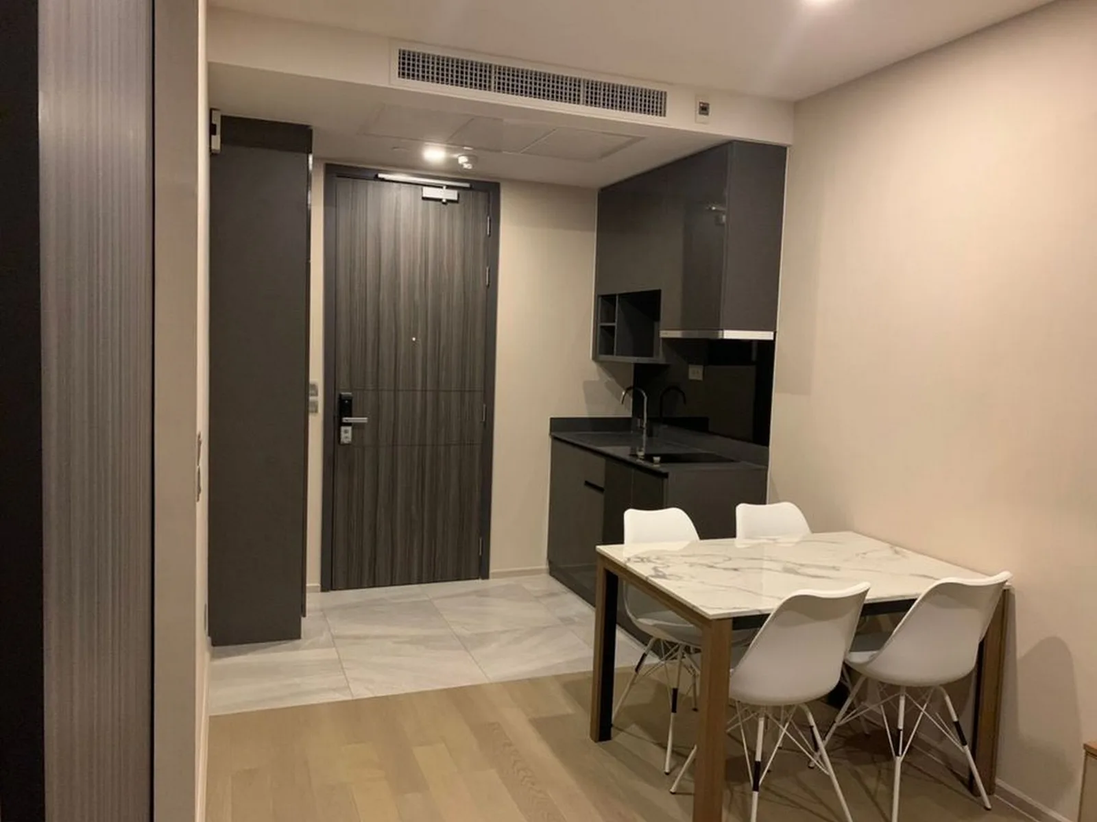 Ashton Asoke — photo 1