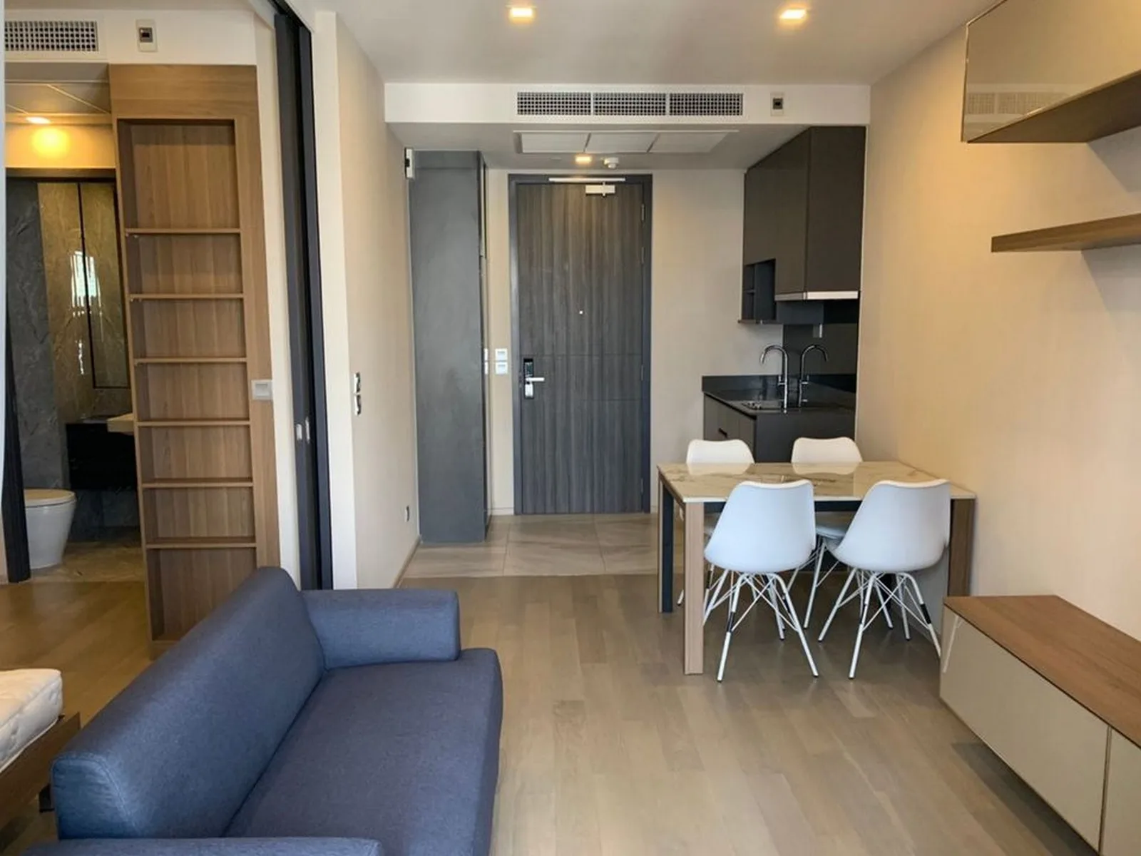 Ashton Asoke — photo 2