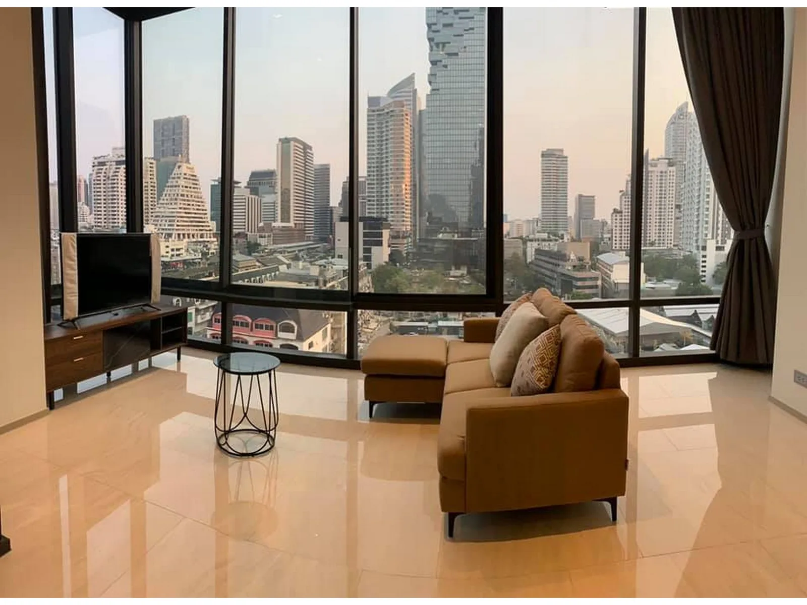 Ashton Silom — photo 2