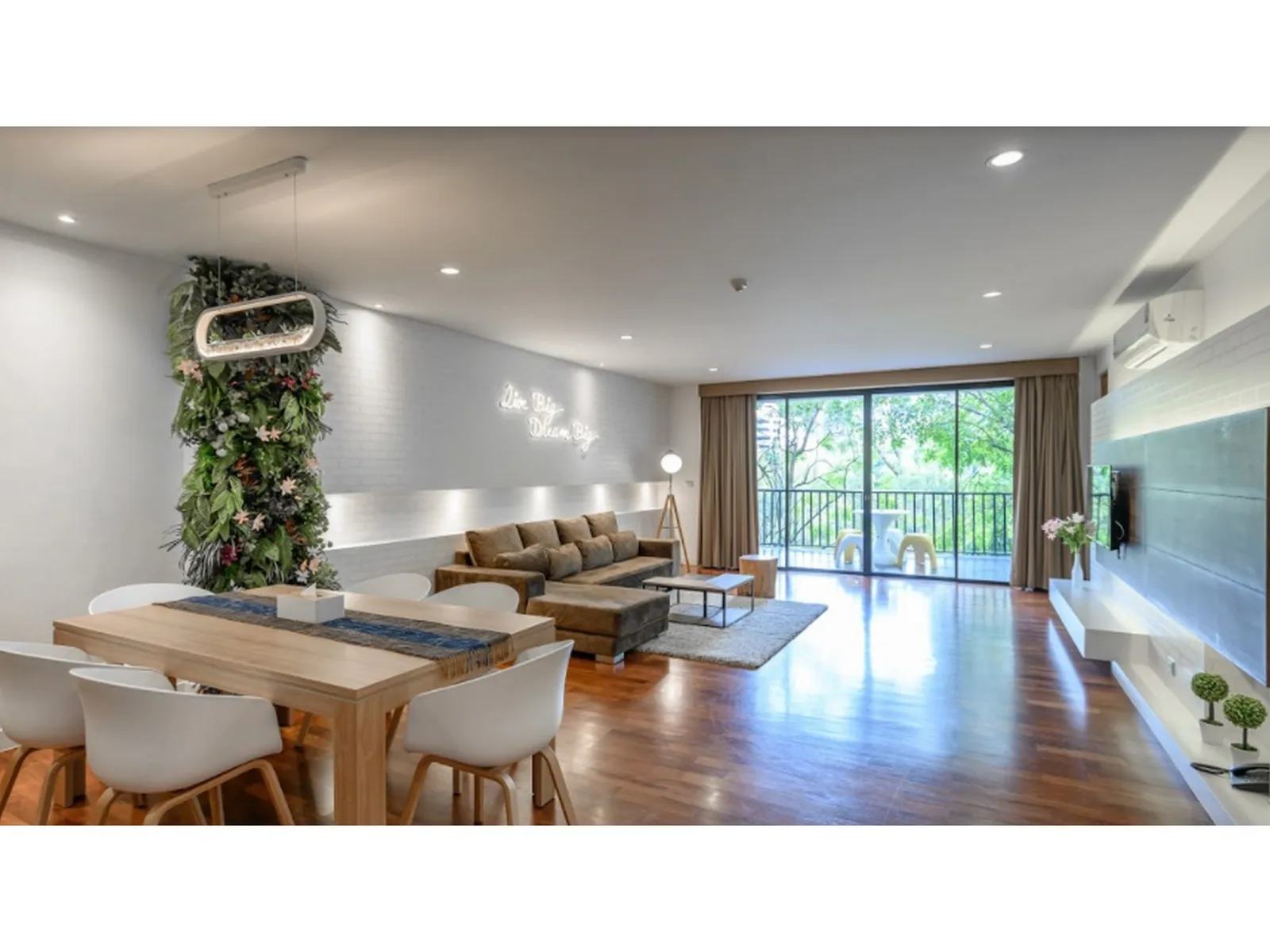 Benviar Tonson Residence — photo 1