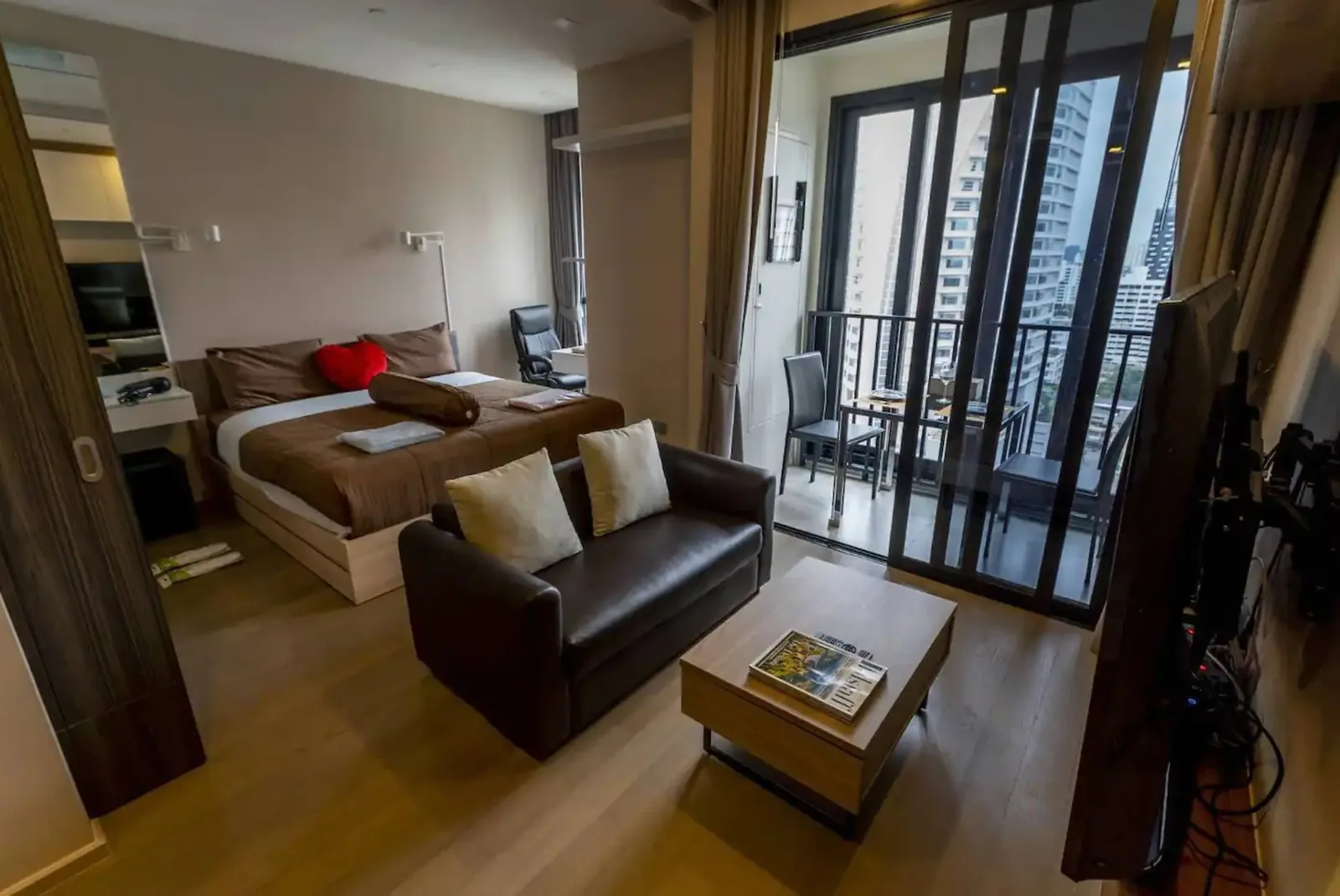 Ashton Asoke — photo 1
