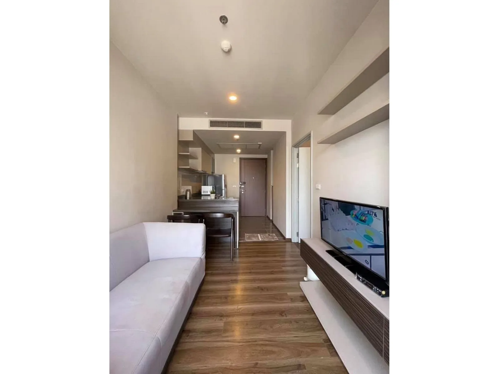 Onyx Phaholyothin — photo 1