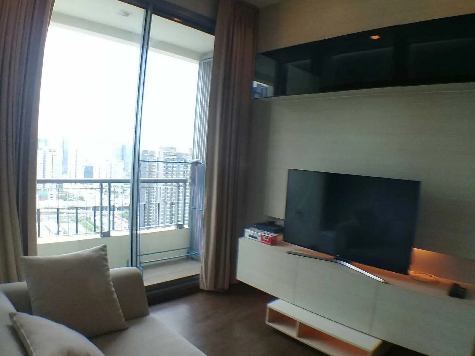 Q Asoke — photo 1