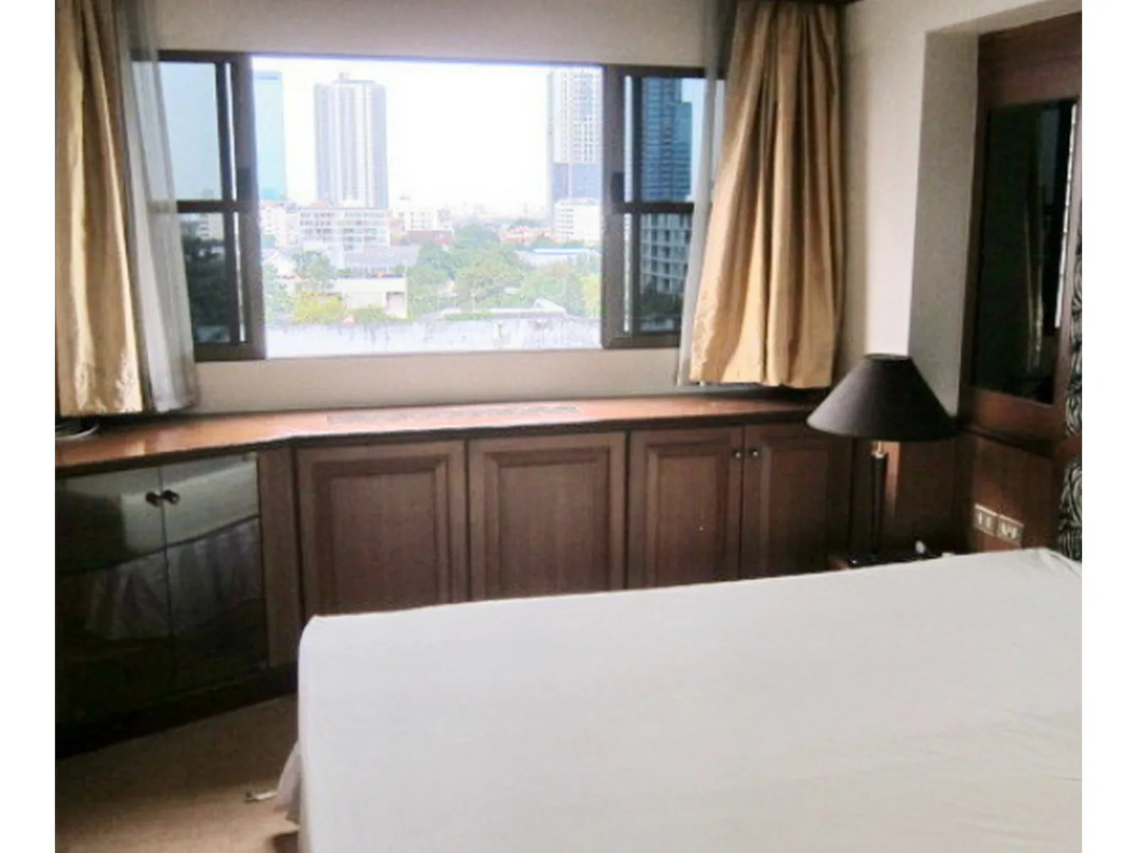 Thonglor Tower — photo 3