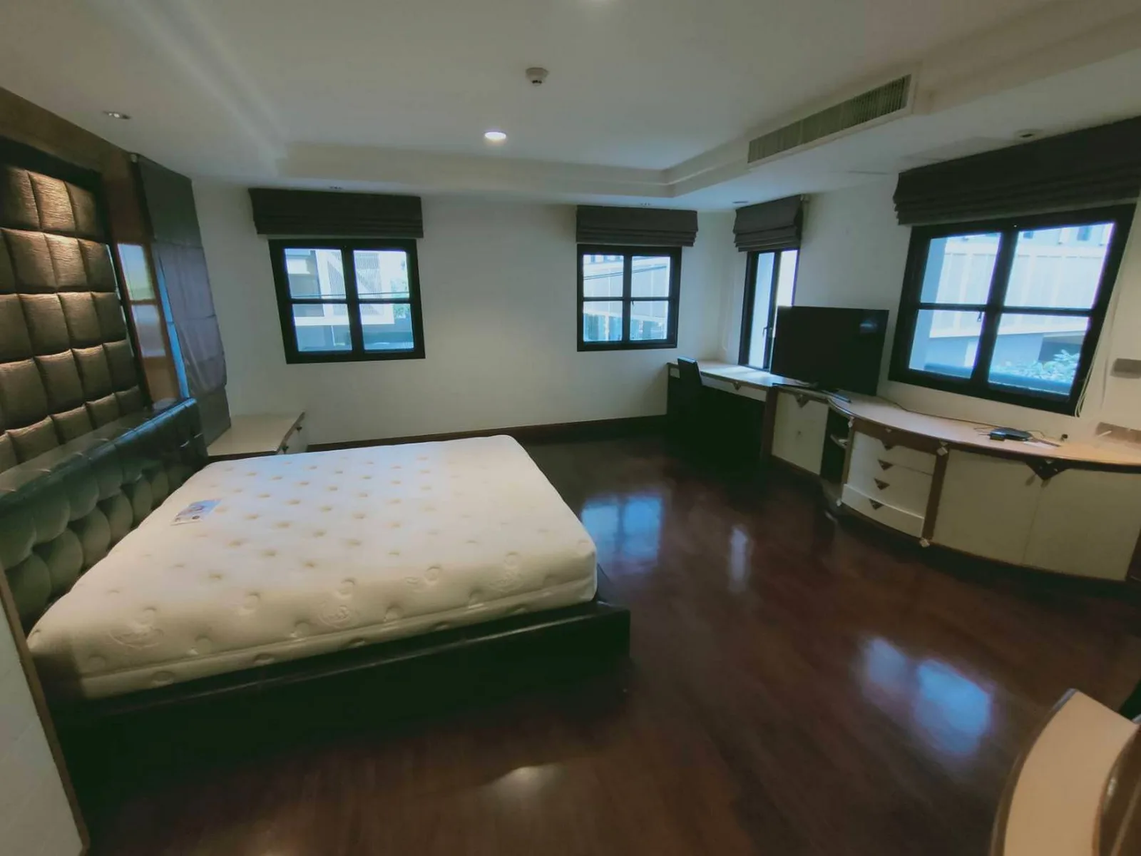 Tonson Court — photo 11
