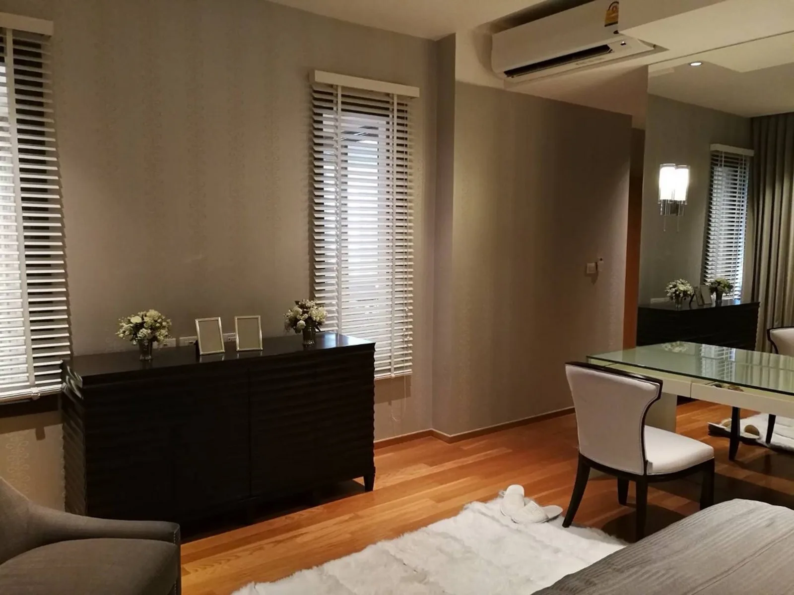 The Emporio Place — photo 4
