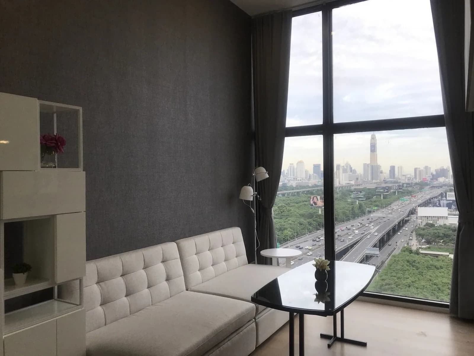 Chewathai Residence Asoke — photo 1