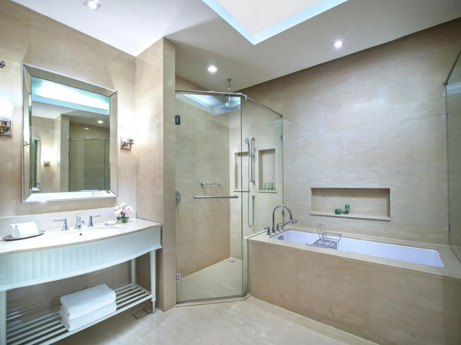 Oriental Residence — photo 2