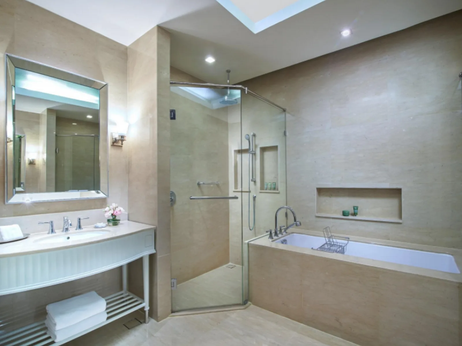 Oriental Residence — photo 3