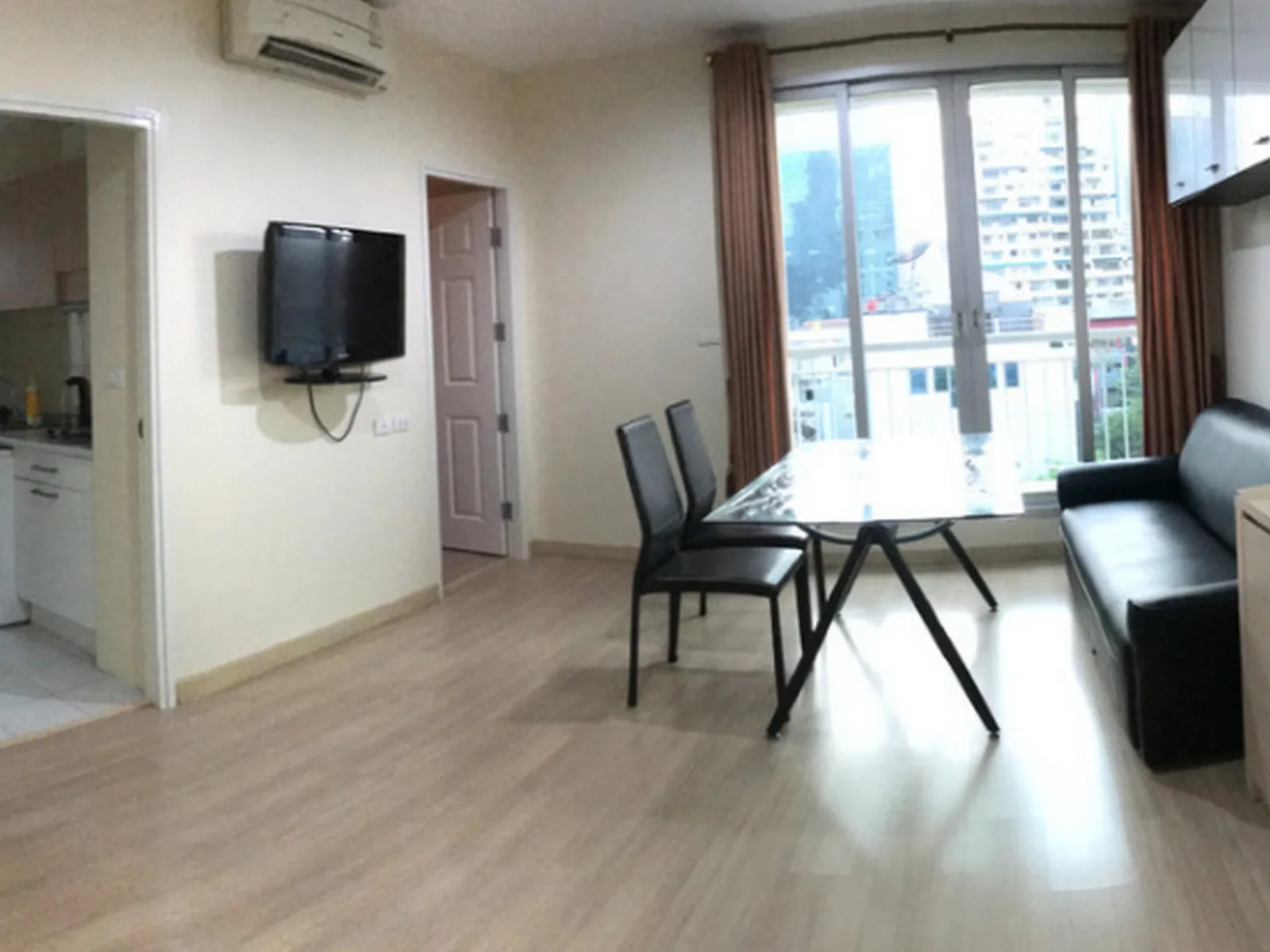 Life @ Sathorn 10 — photo 5