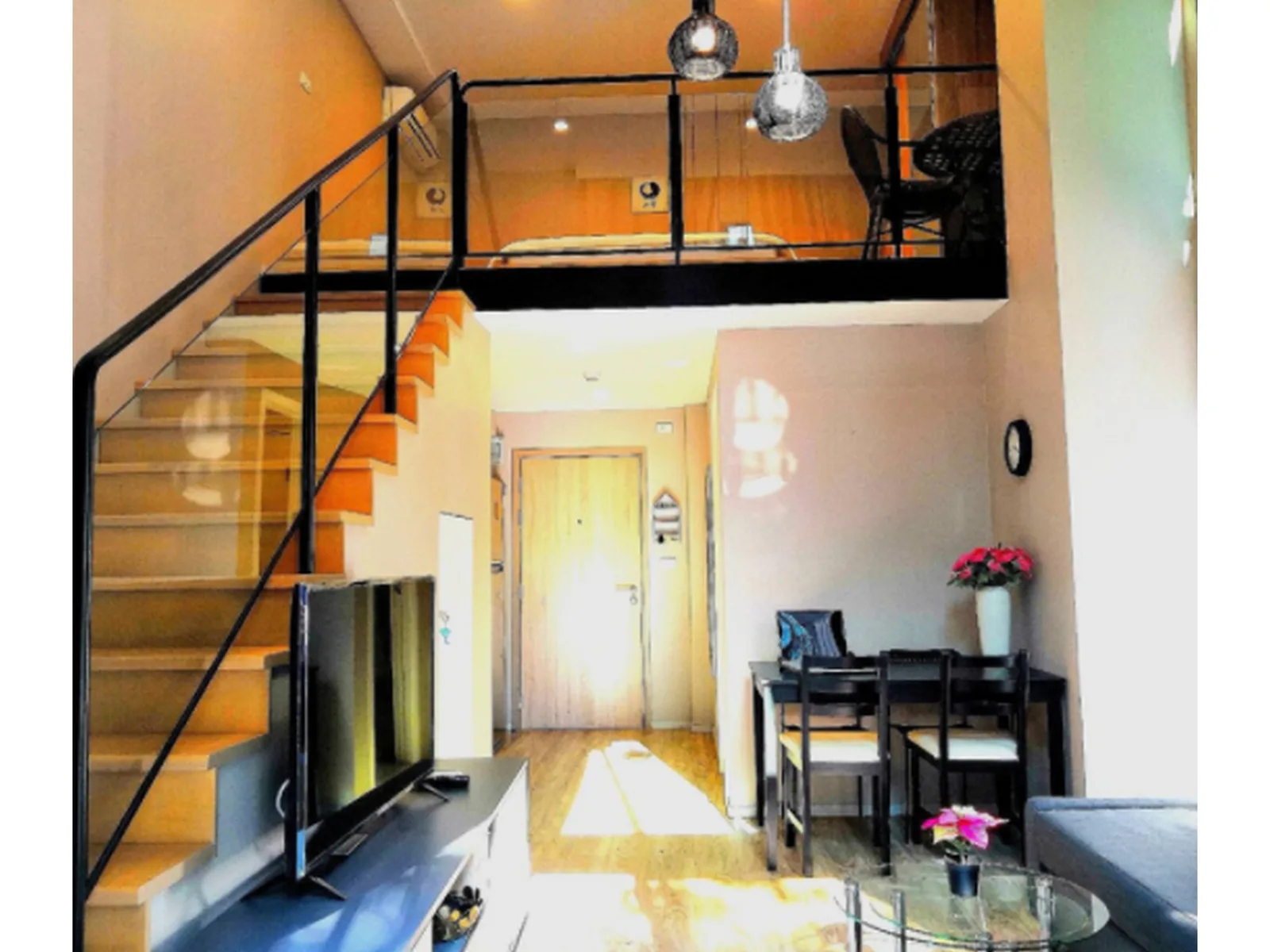 Blossom Condo @ Sathorn - Charoenrat — photo 1