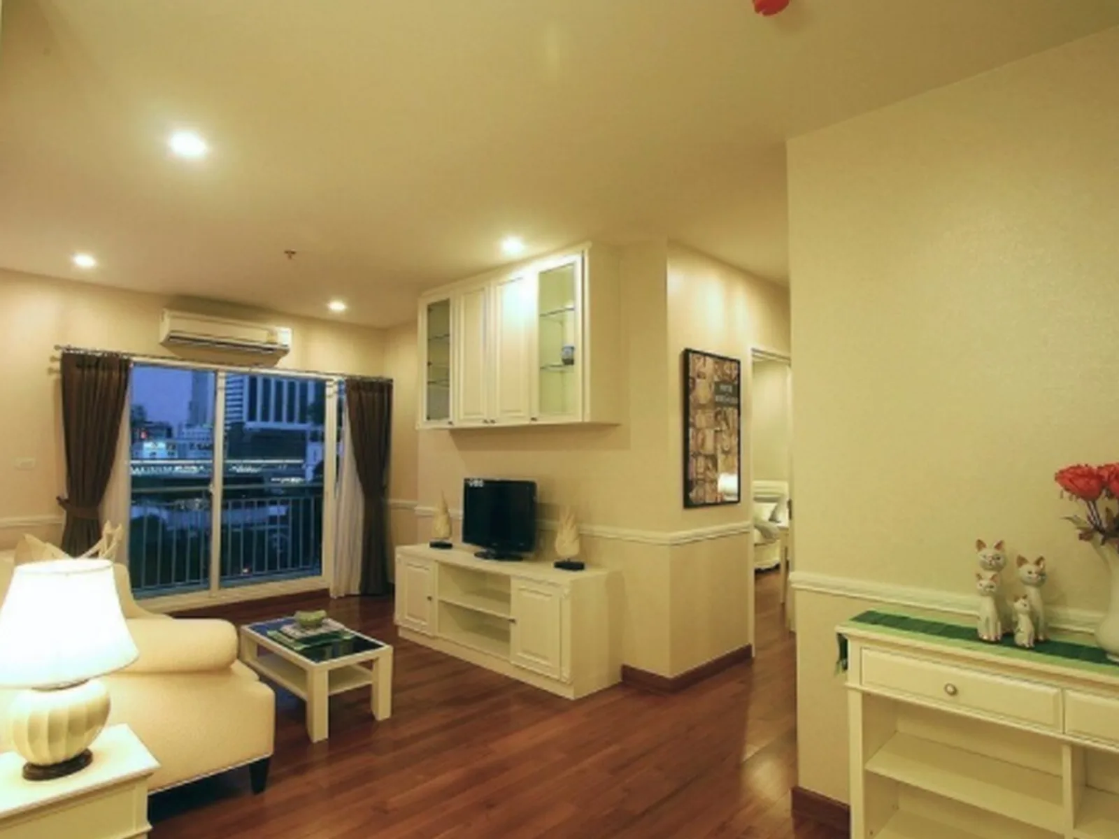 Ivy Sathorn 10 — photo 1